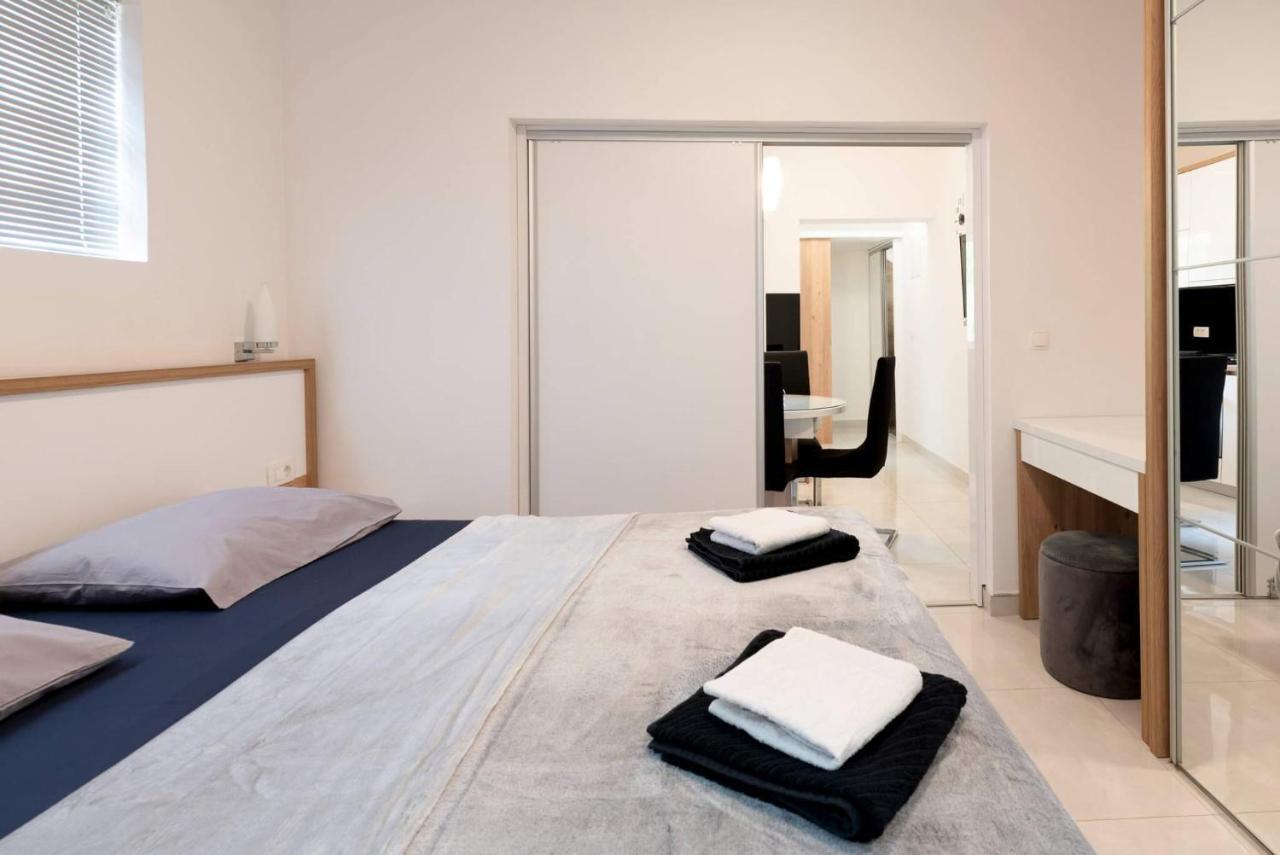 Apartment White Pearl Razanac Exterior photo